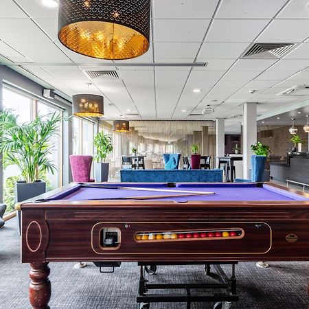 Park Inn By Radisson Питерборо Екстериор снимка